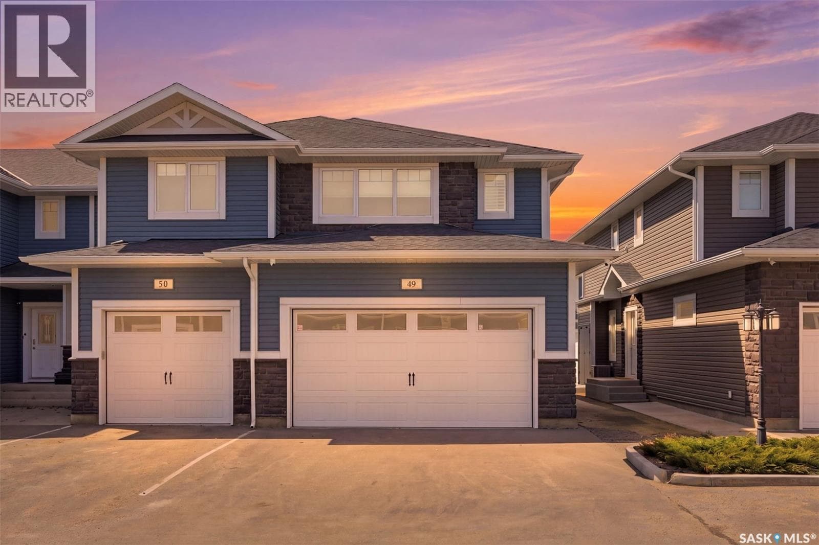 49 115 Veltkamp CRESCENT