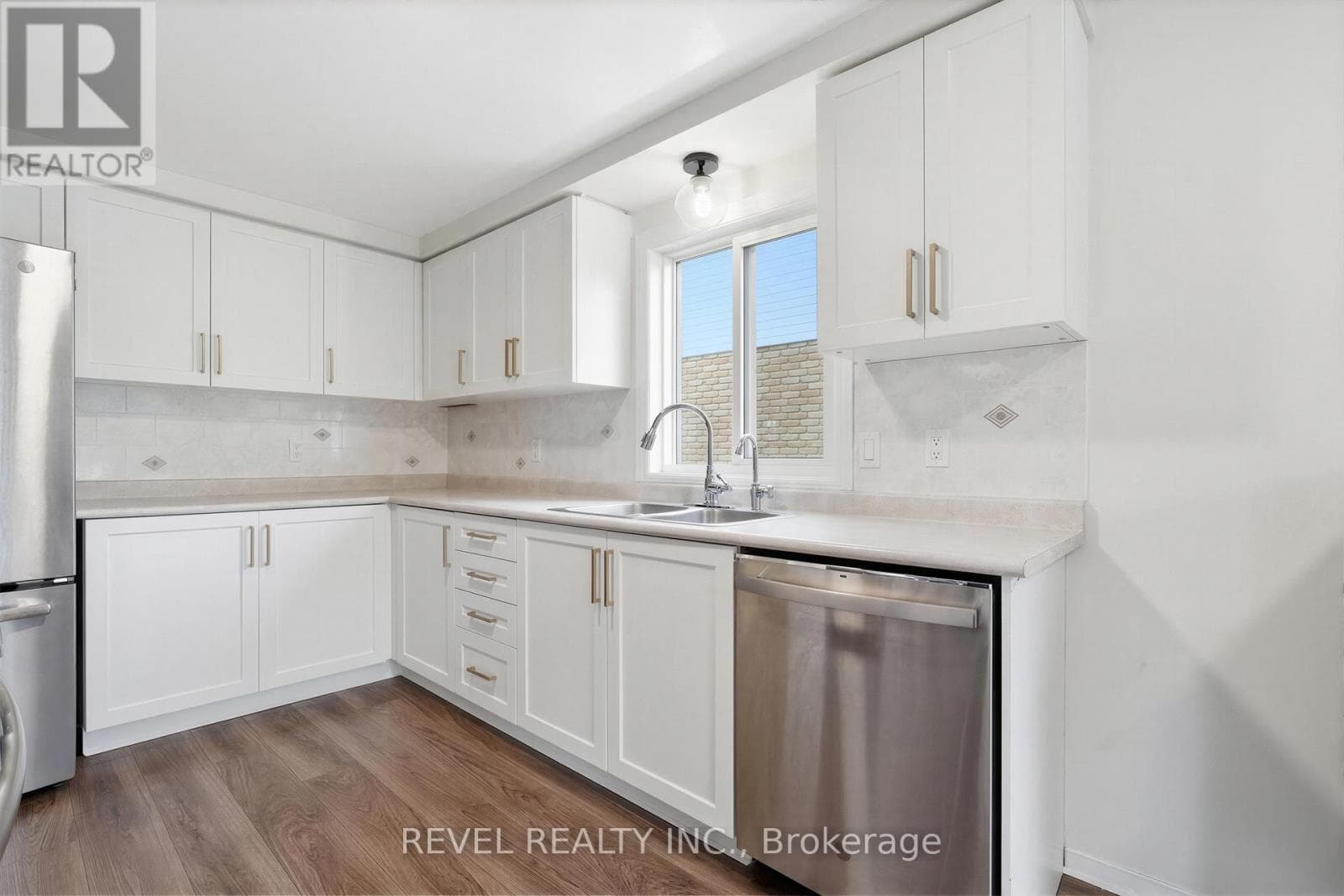86 BROOKMEAD STREET photo 9