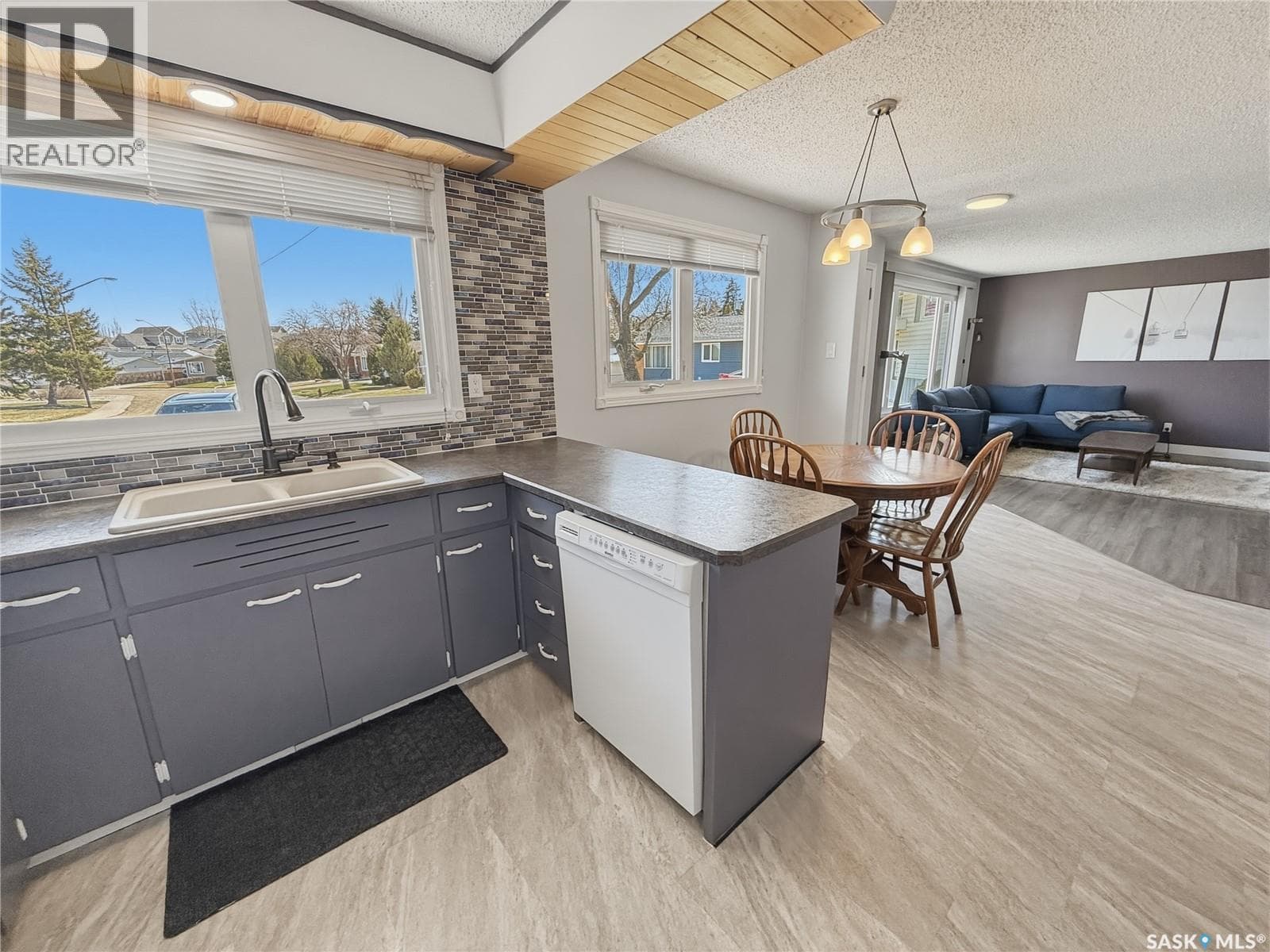 300 Ash PLACE — photo 5