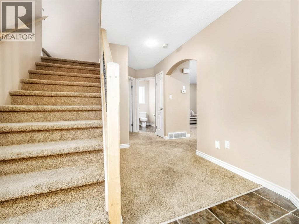 689 Blackfoot Terrace W — photo 4