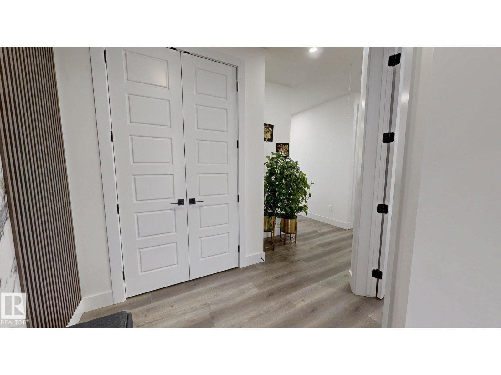 6227 19 ST NE — photo 3