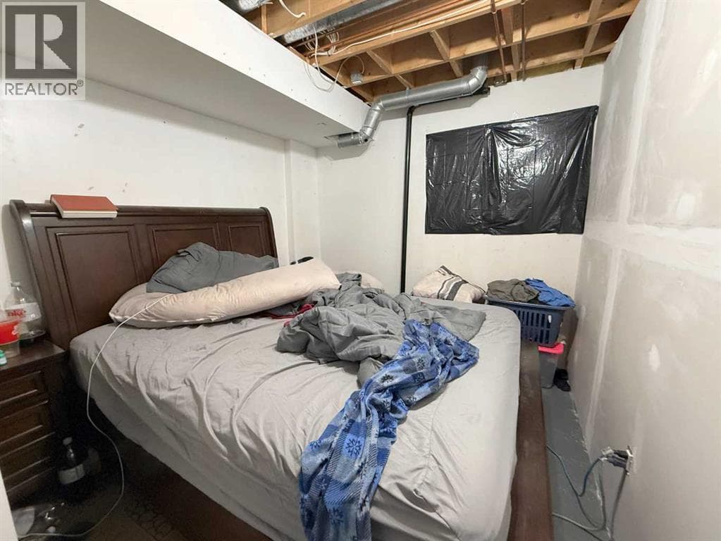 4909 42 Street photo 12