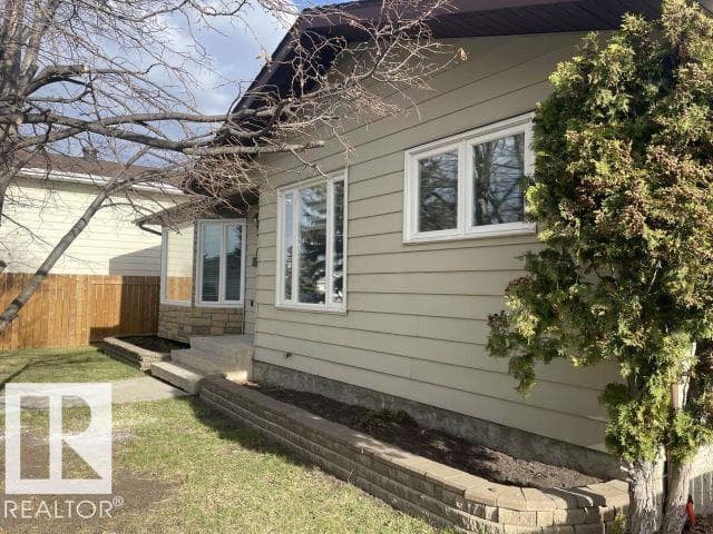 1929 65 ST NW — photo 2