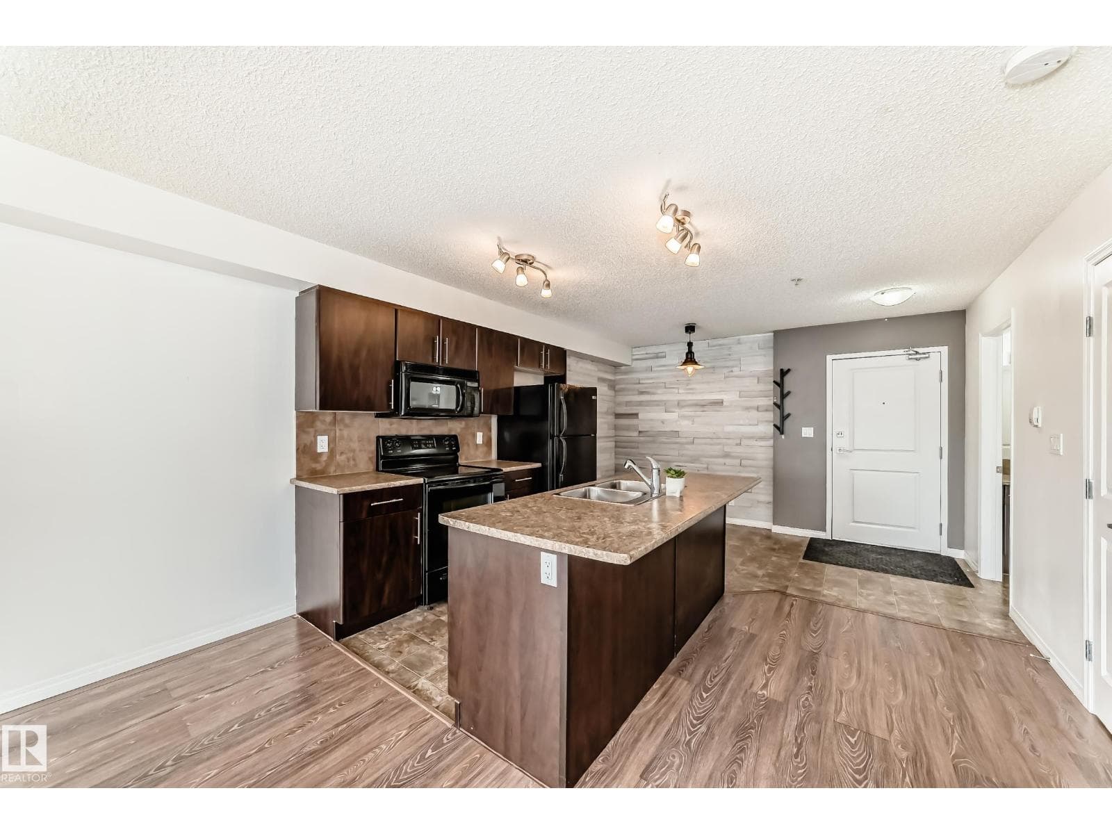 #301 103 AMBLESIDE DR SW — photo 4
