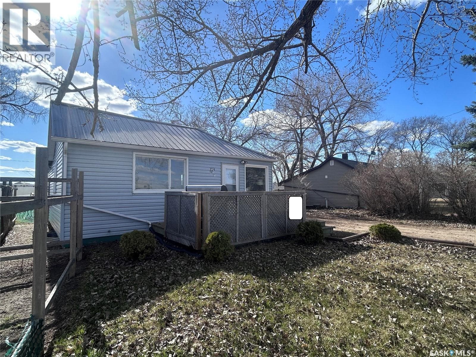 314 RAILWAY STREET — photo 2