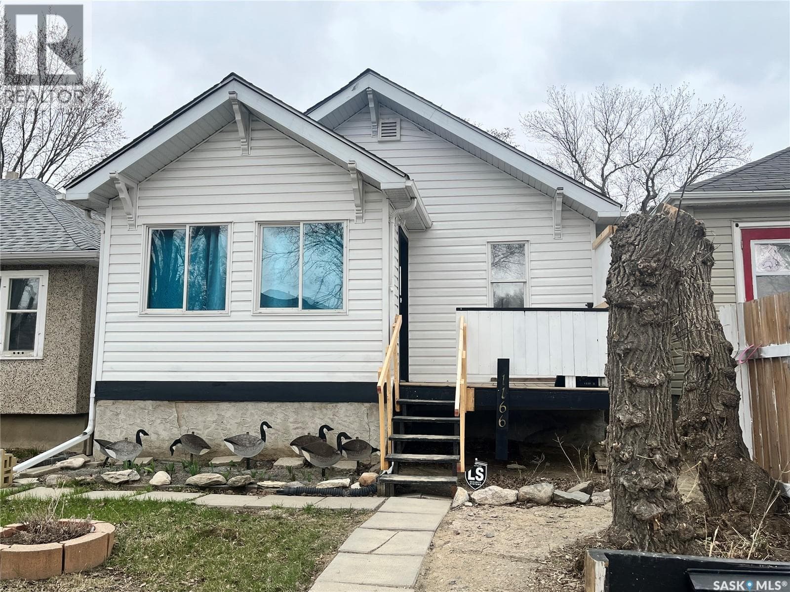 1166 RETALLACK STREET — photo 3