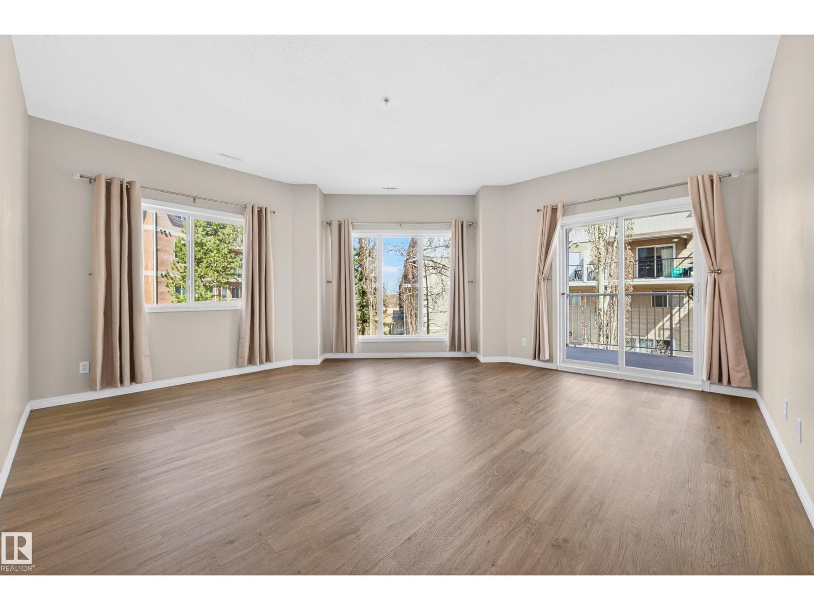 #222 4304 139 AV NW — photo 2