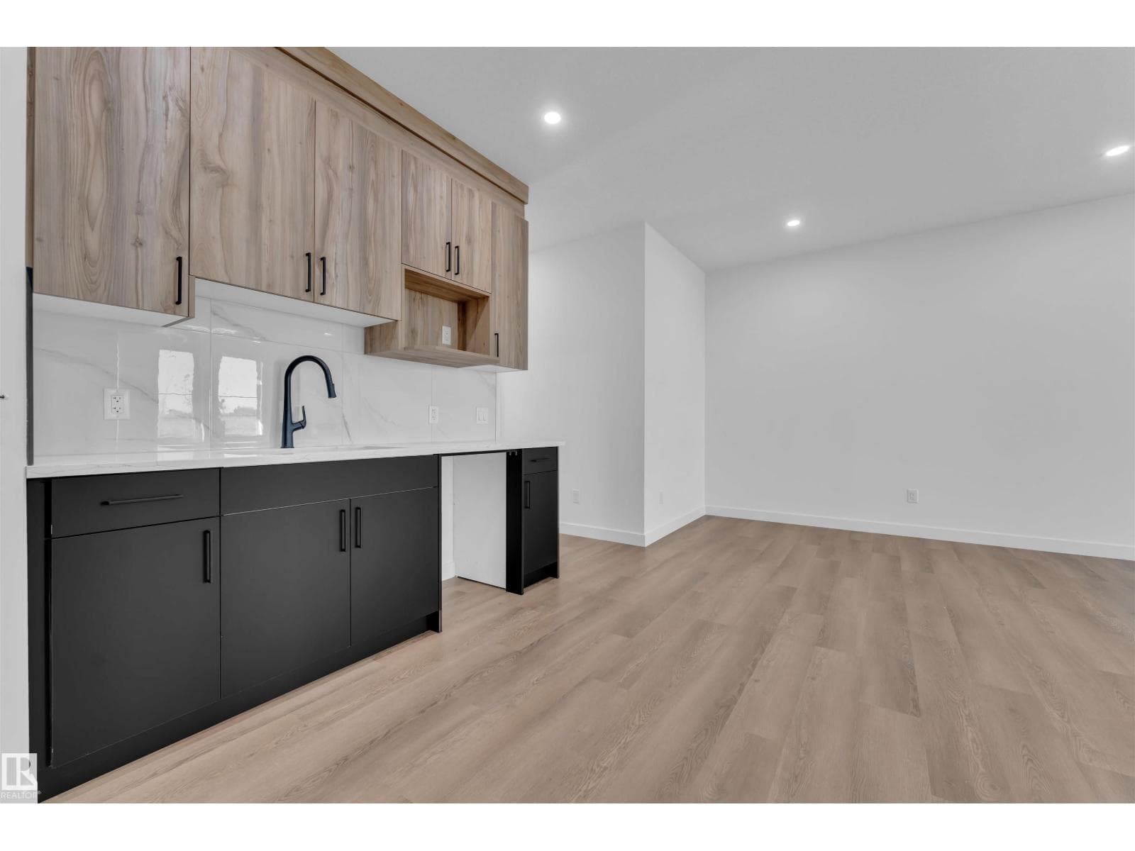 3618 39 AV — photo 5