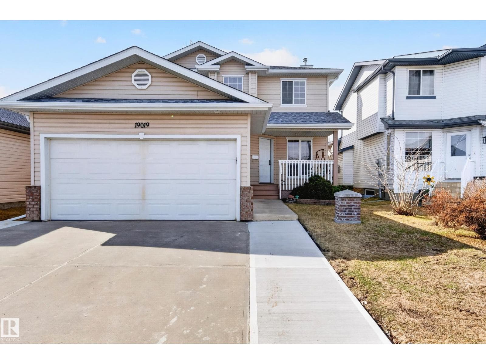 19019 49 AV NW