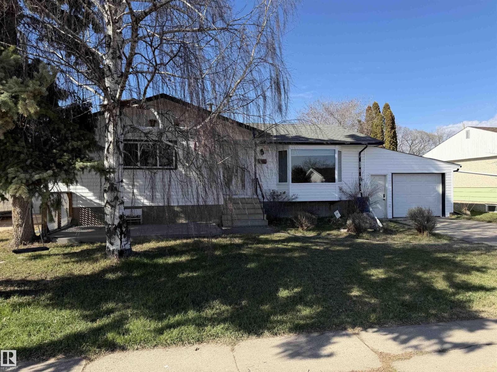 4706 54 AV photo 2