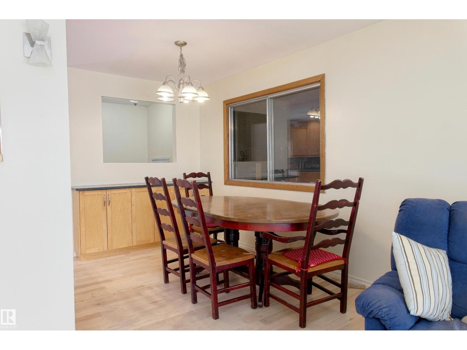 4706 54 AV photo 8