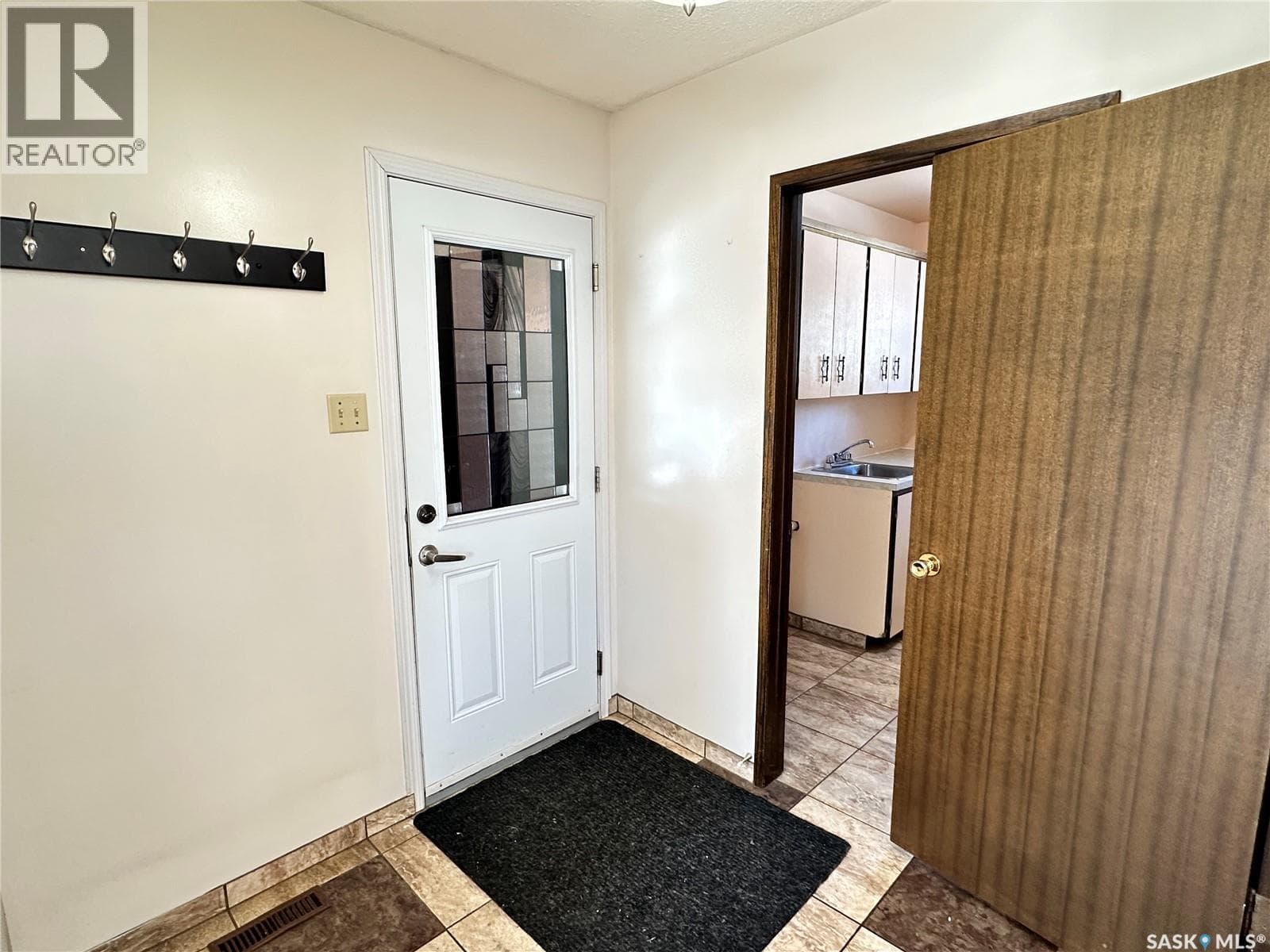 44 Campbell PLACE — photo 5