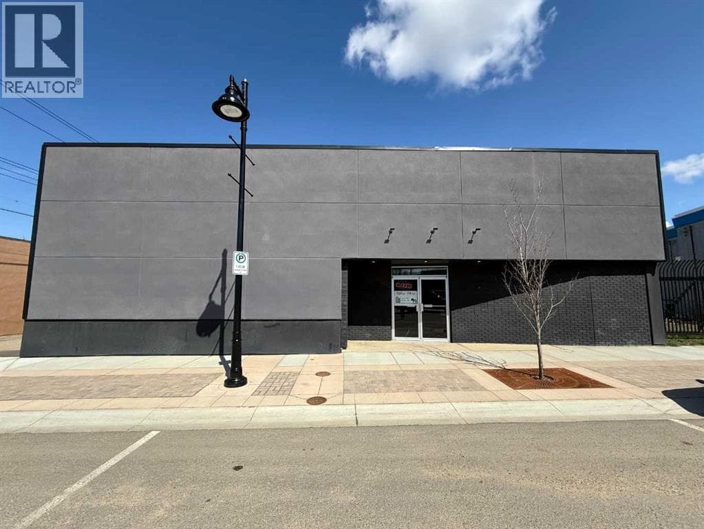 5004 51 Ave