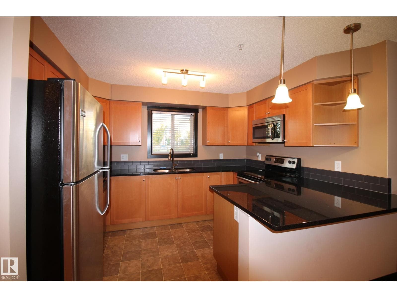 #105 3719 Whitelaw LN NW — photo 5