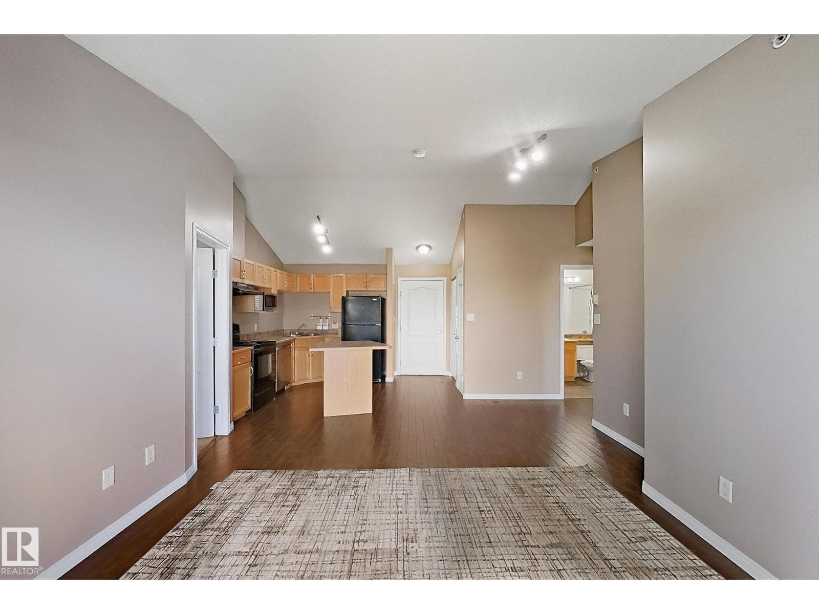 #421 3425 19 ST NW — photo 5