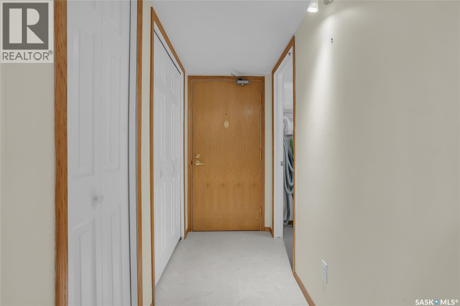 104 505 Main STREET — photo 2