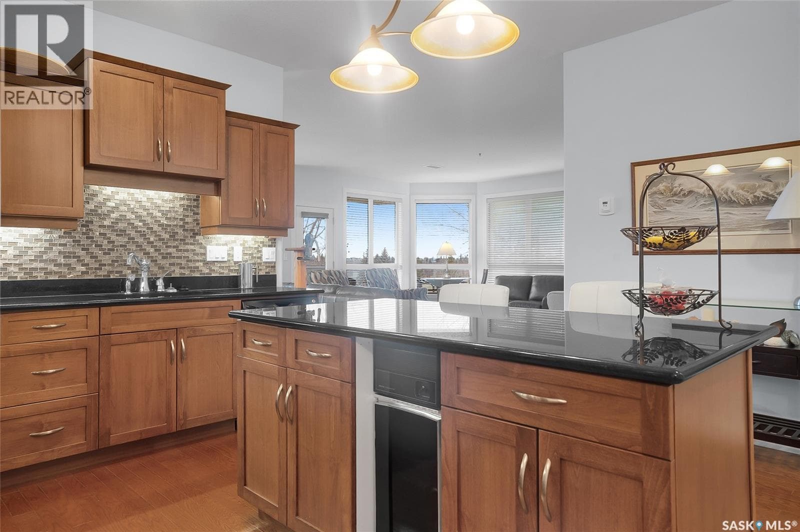 204 401 cartwright STREET — photo 5