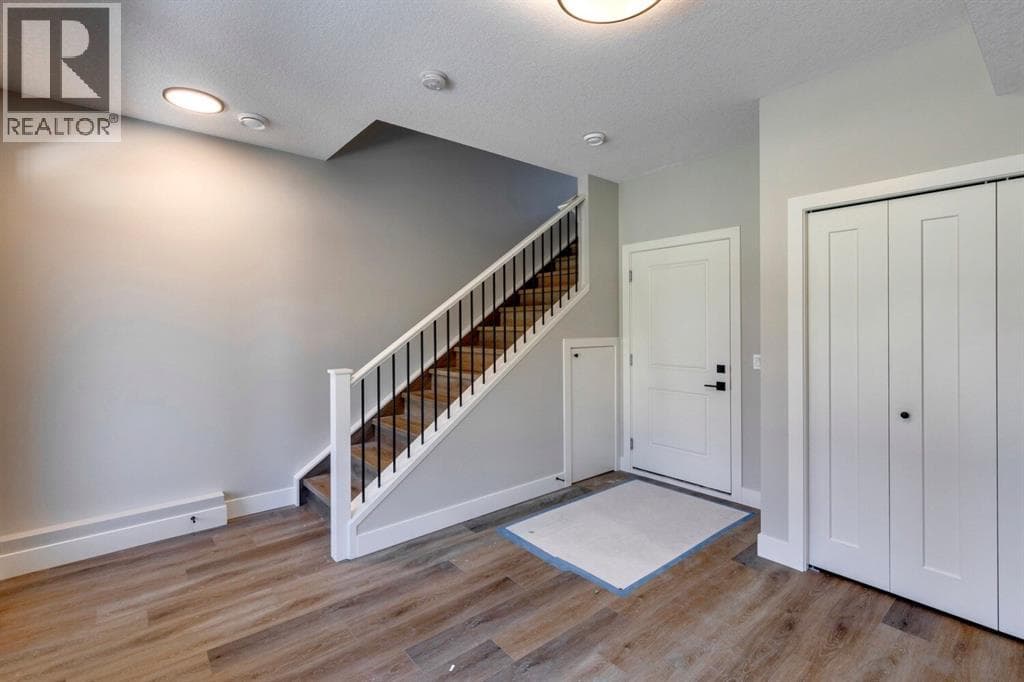 81 Royal Elm Green NW — photo 5