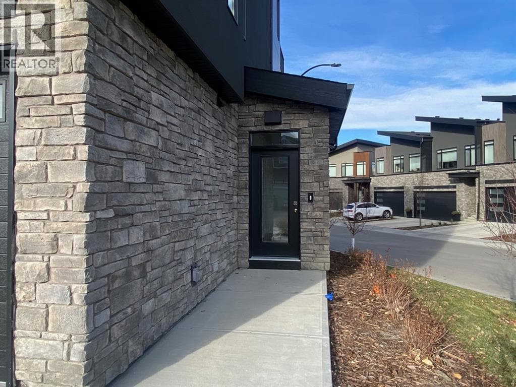 259 Royal Elm Road NW — photo 2