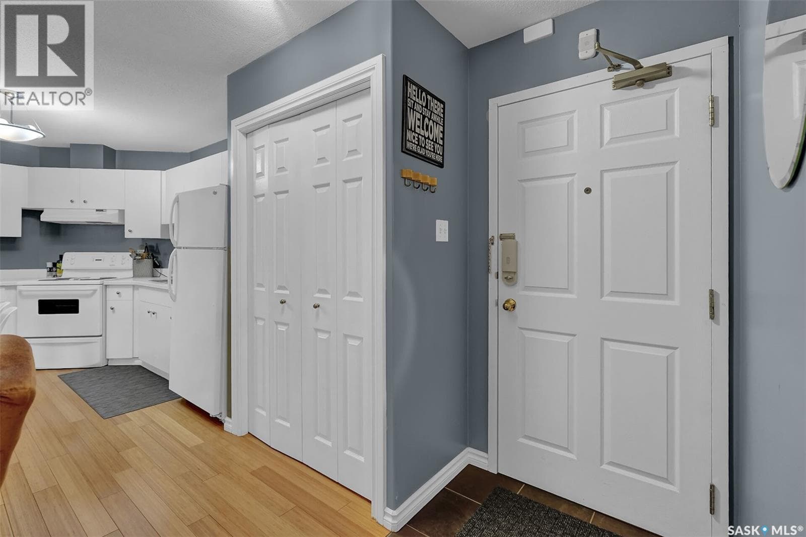208 2203 Angus STREET — photo 5