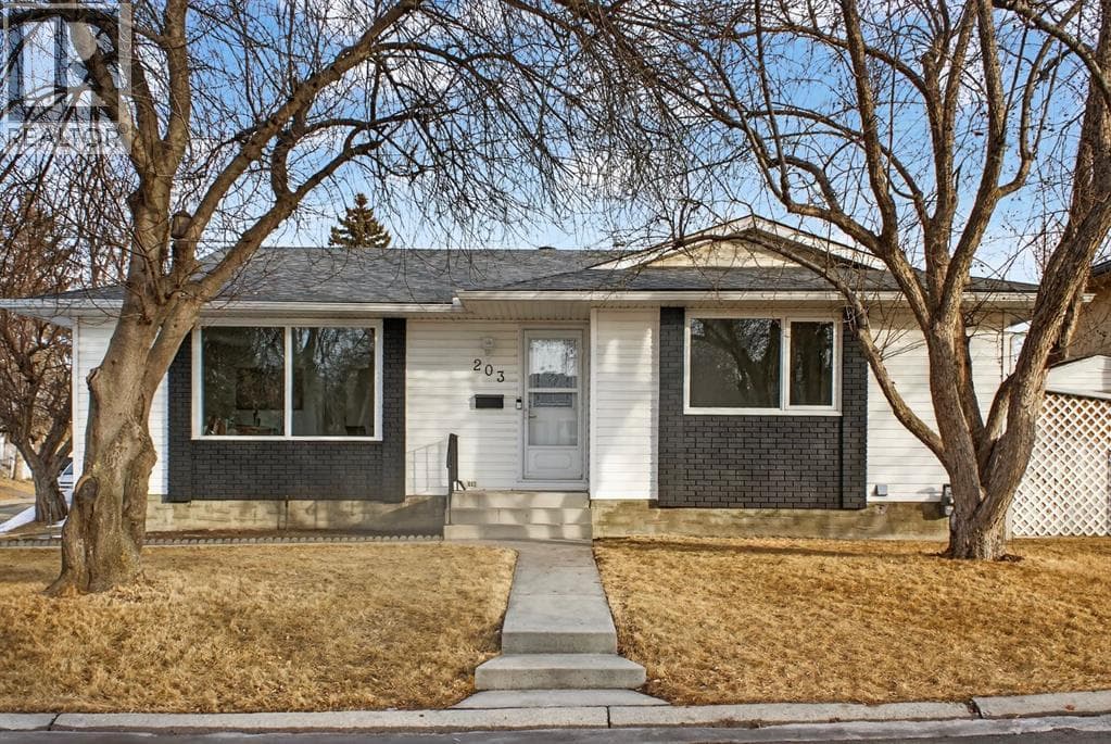 203 Lynnover Place SE