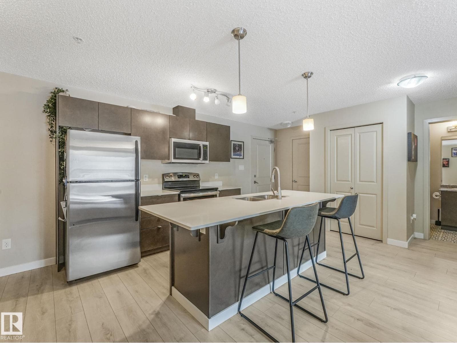 #110 508 ALBANY WY NW — photo 2