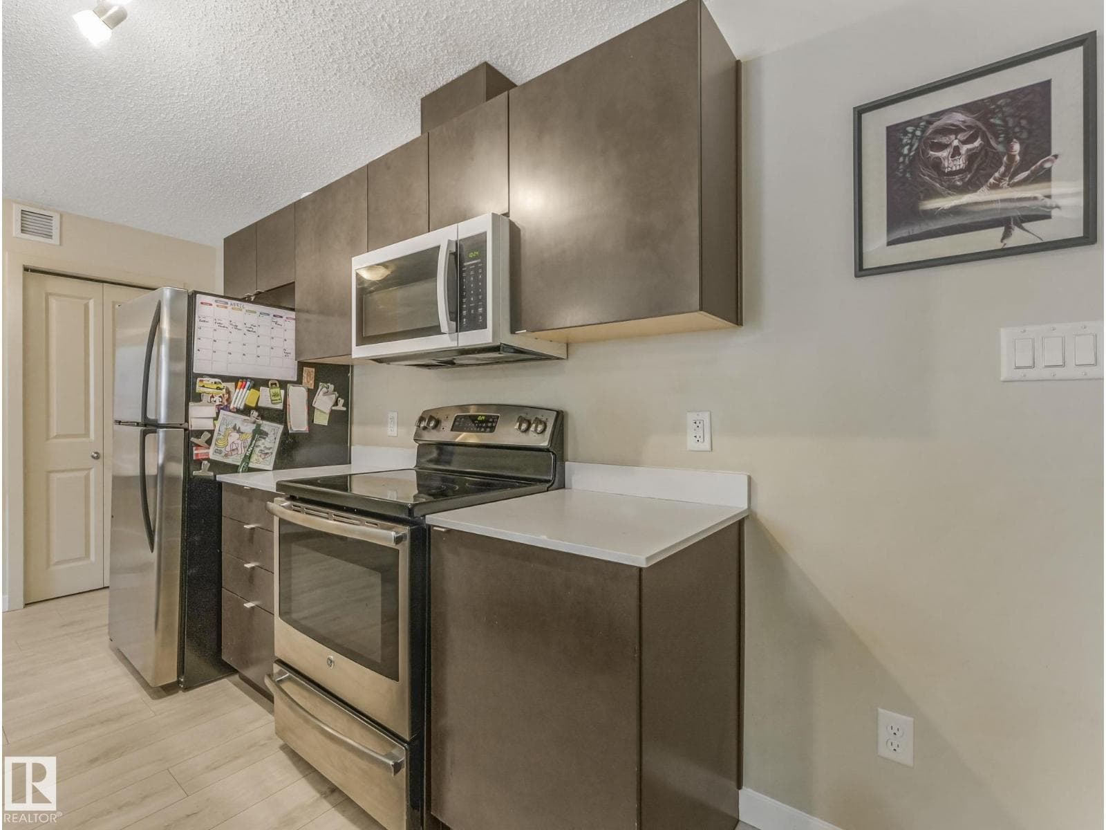 #110 508 ALBANY WY NW — photo 5