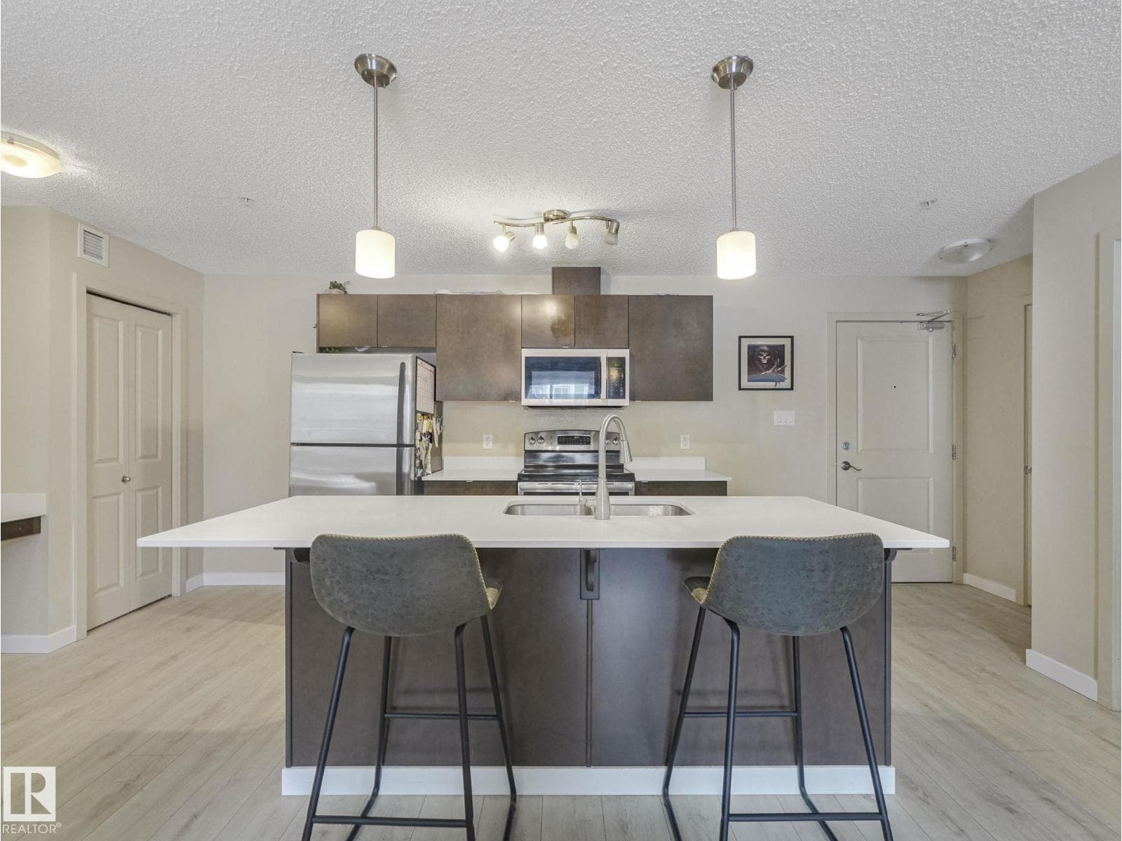 #110 508 ALBANY WY NW — photo 3