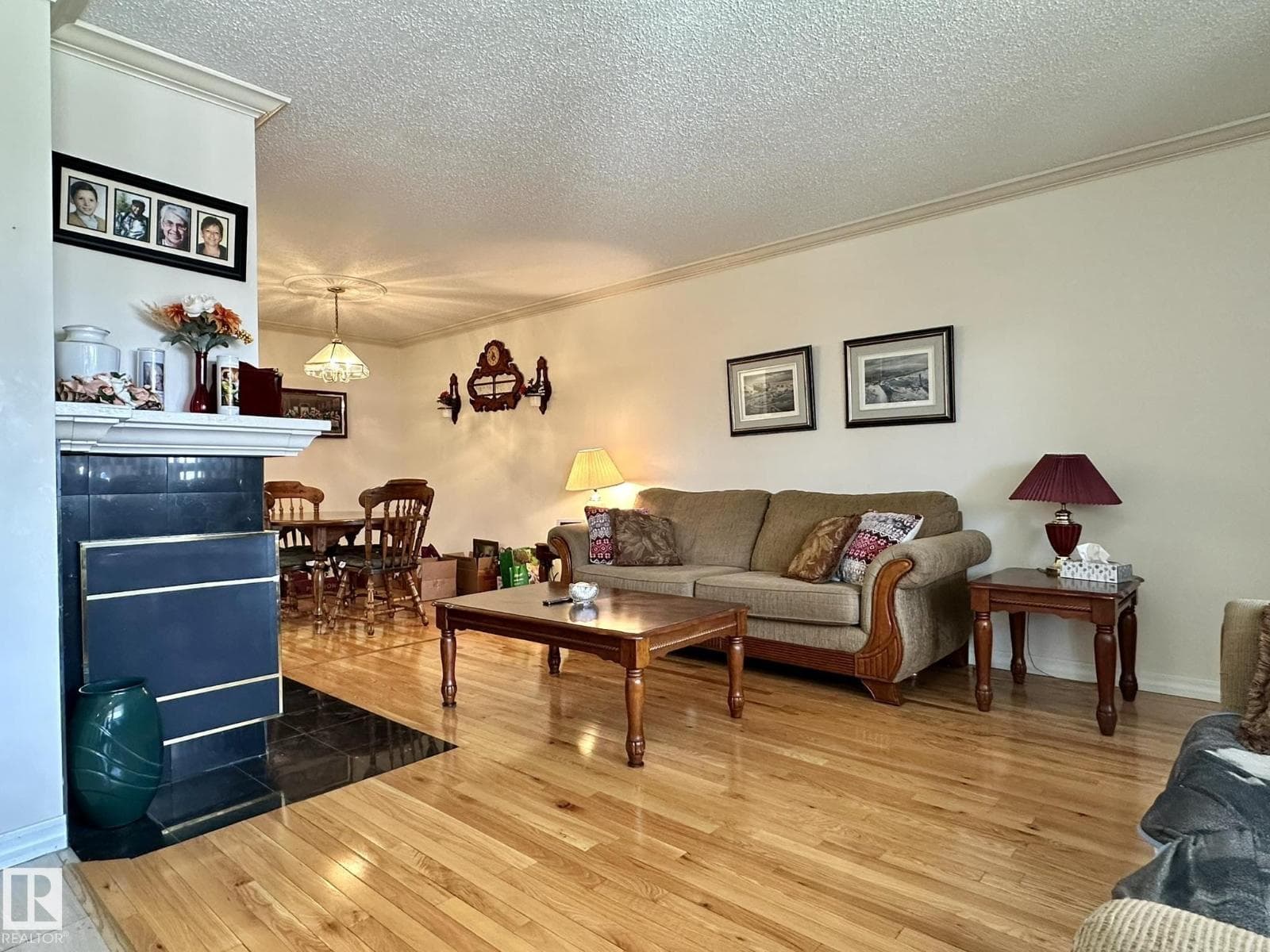2304 151 AV NW
