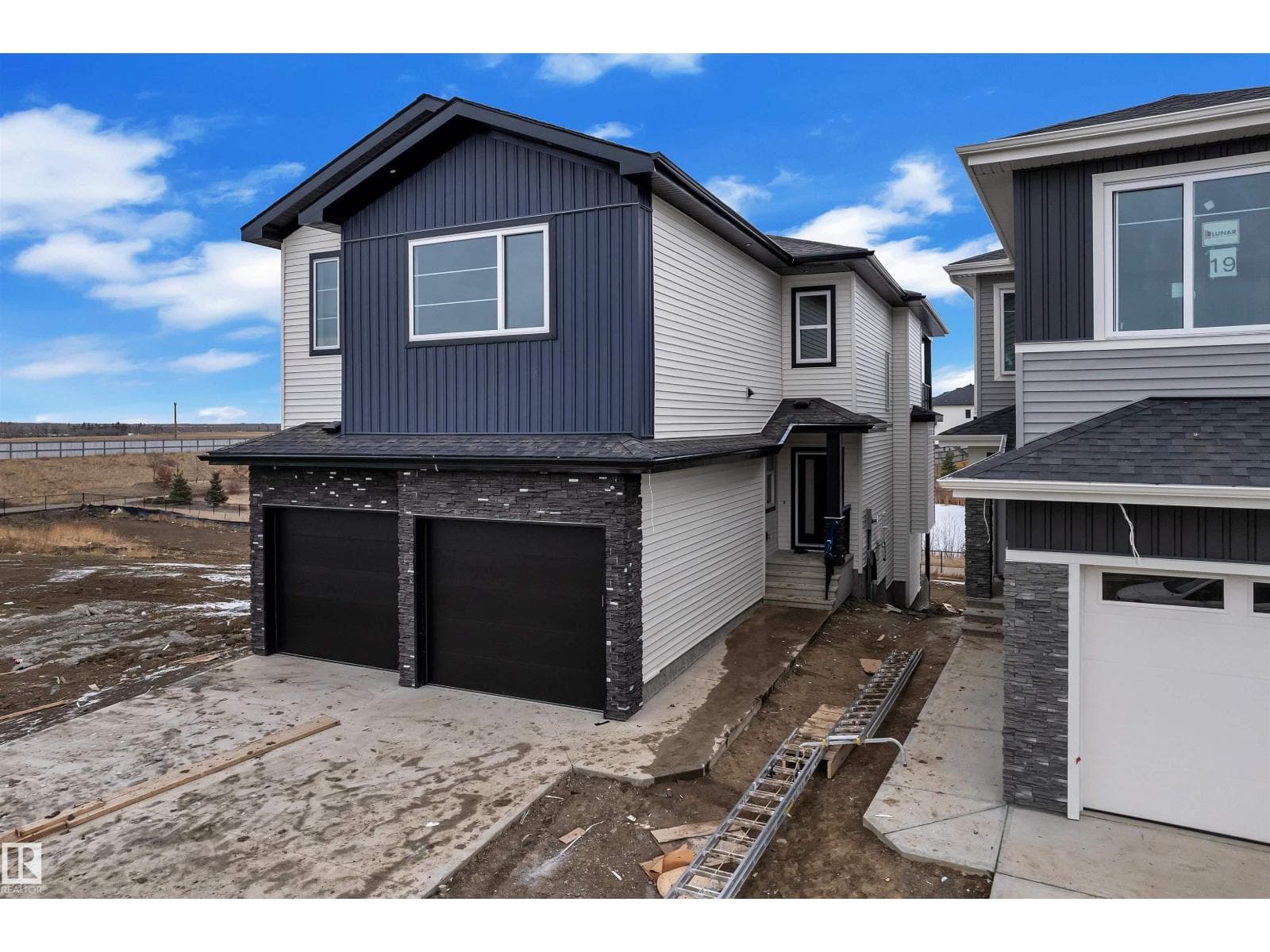 21 AXELWOOD CR