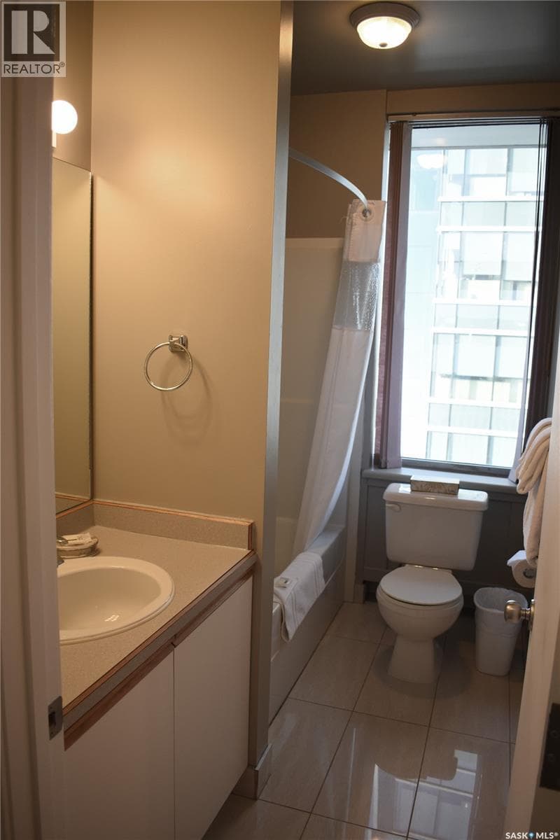 501 1867 Hamilton STREET — photo 3
