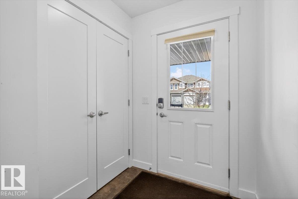20315 43 AV NW — photo 2