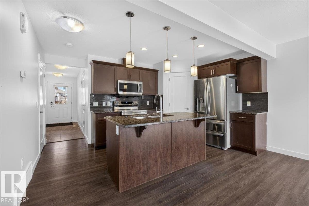 20315 43 AV NW — photo 5
