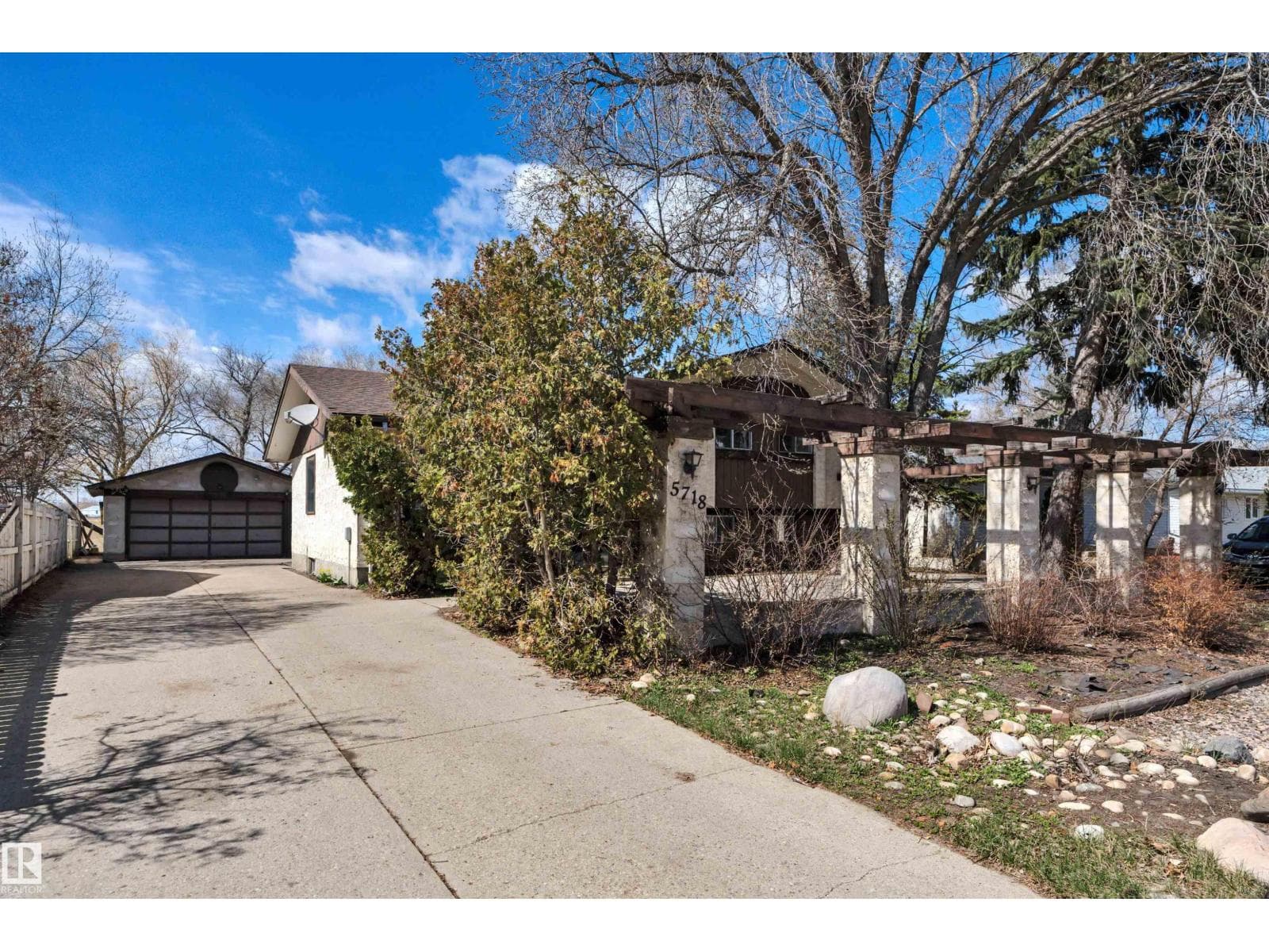 5718 Garden Meadows Drive — photo 2