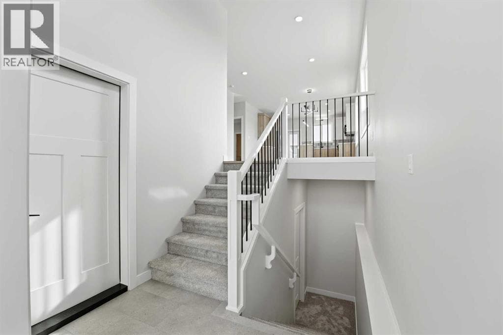 41 Emmett Crescent — photo 2