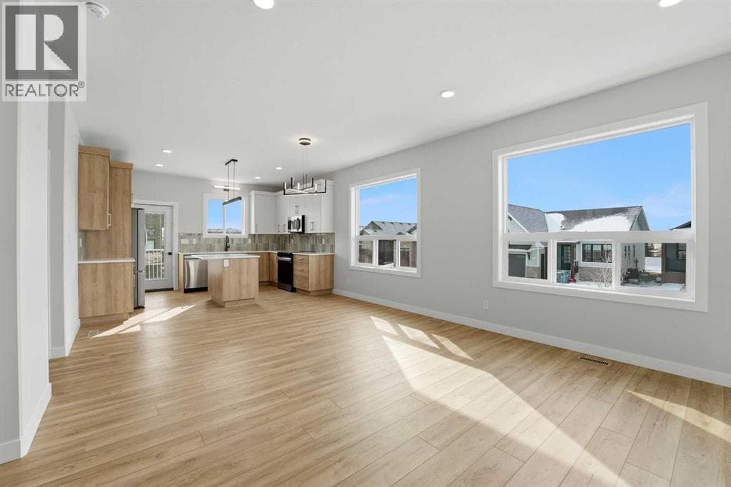 41 Emmett Crescent — photo 4