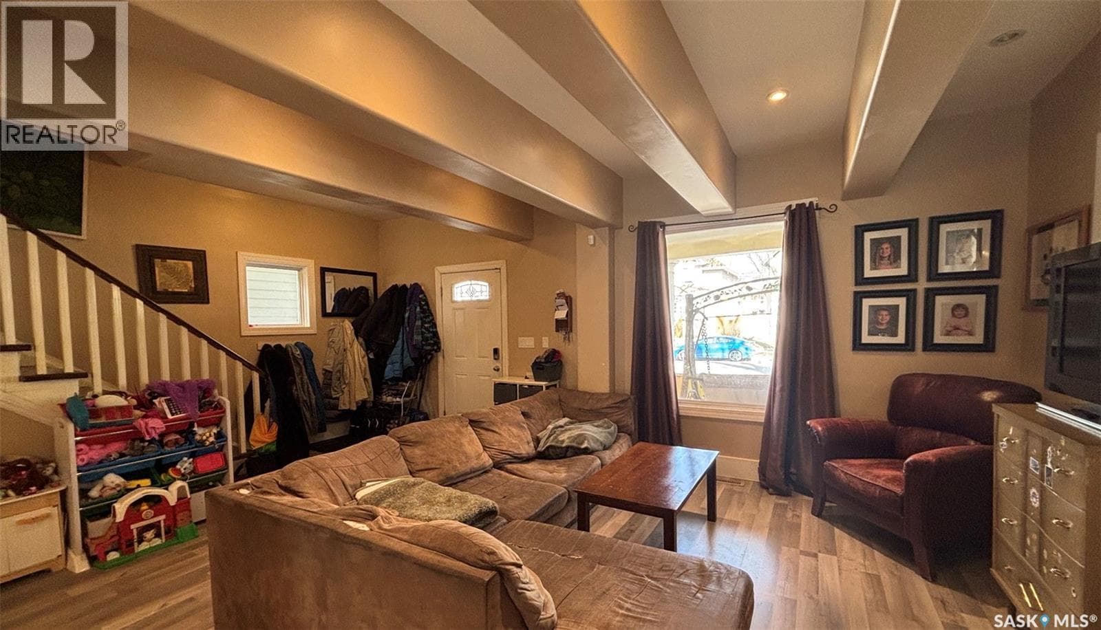 2324 Halifax STREET — photo 2