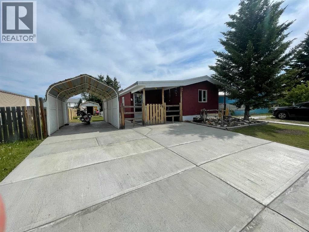 39 Southridge Crescent — photo 2