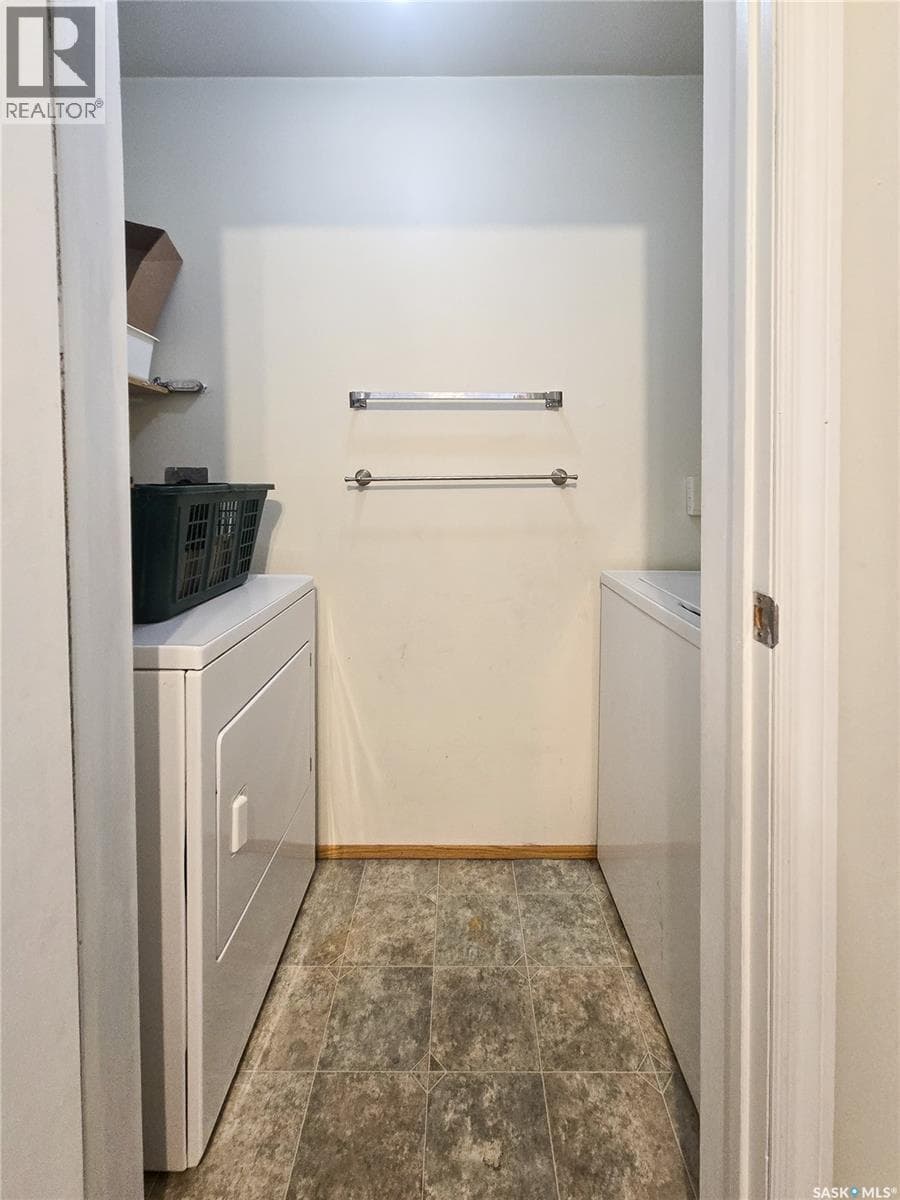 108 2931 Harding STREET — photo 4