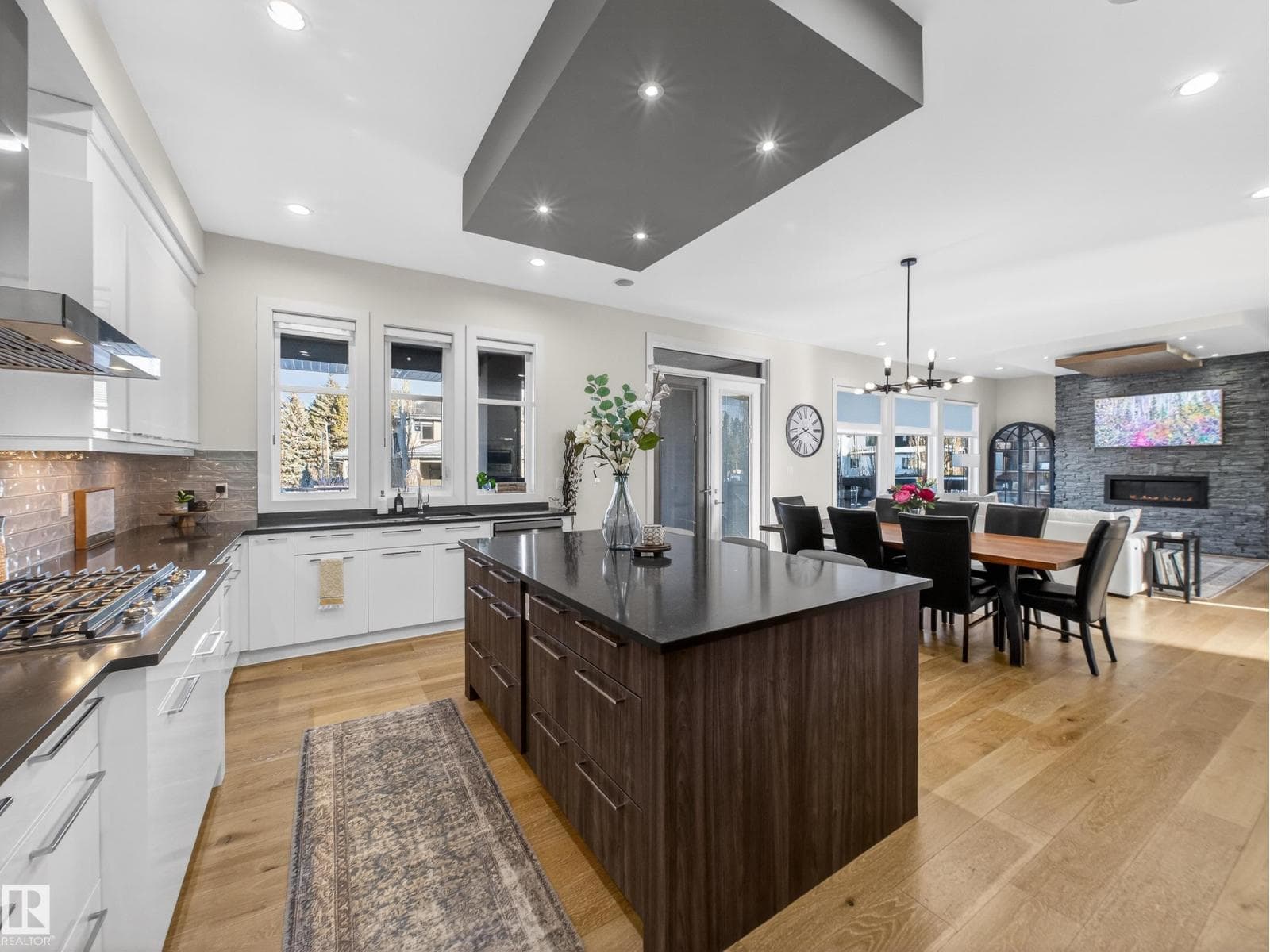 1121 WAHL PL NW — photo 4