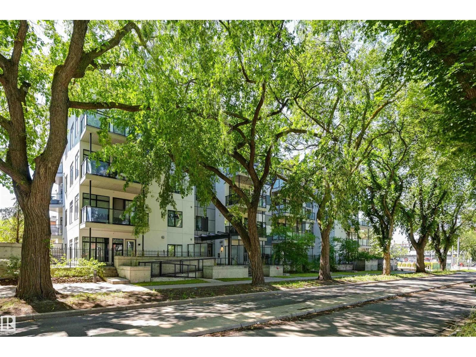 #403 10837 83 AV NW NW — photo 3