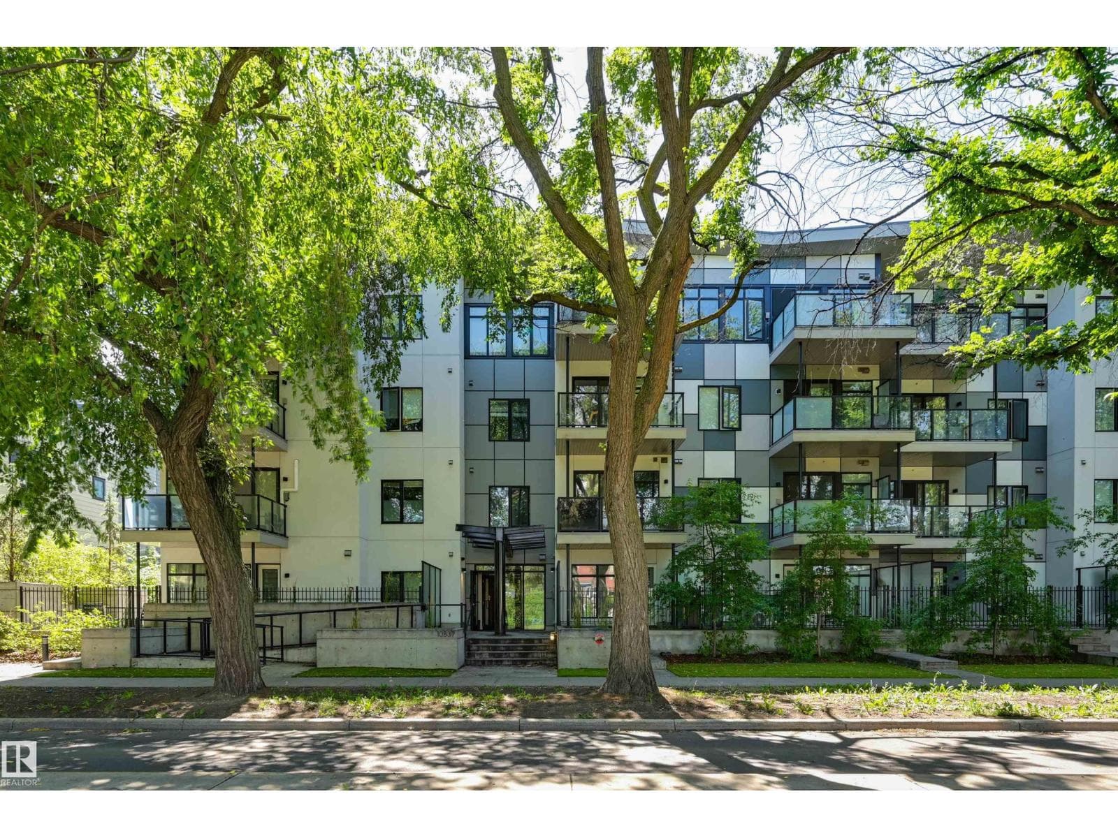 #403 10837 83 AV NW NW — photo 4