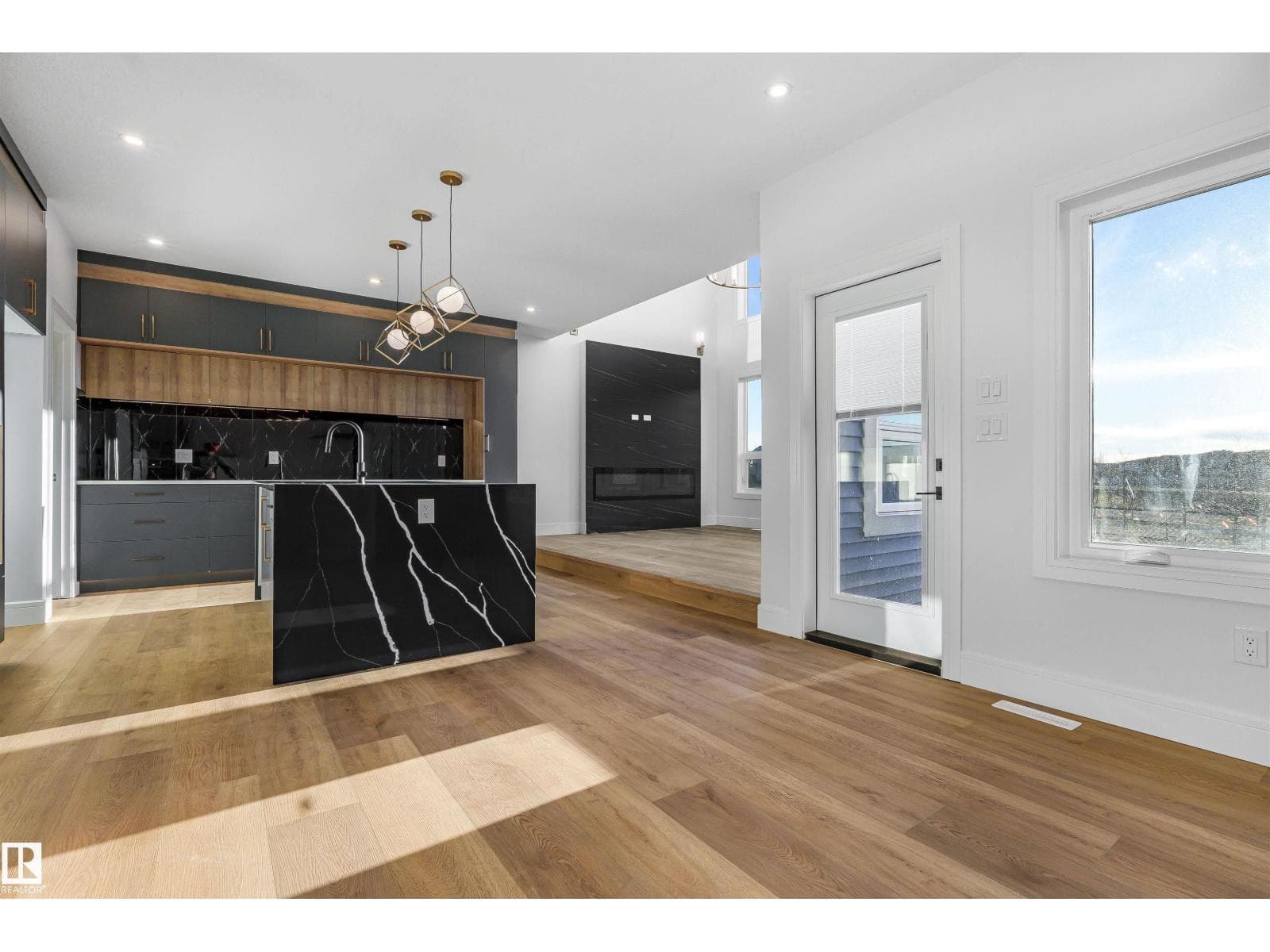 1604 64 Ave NE — photo 5