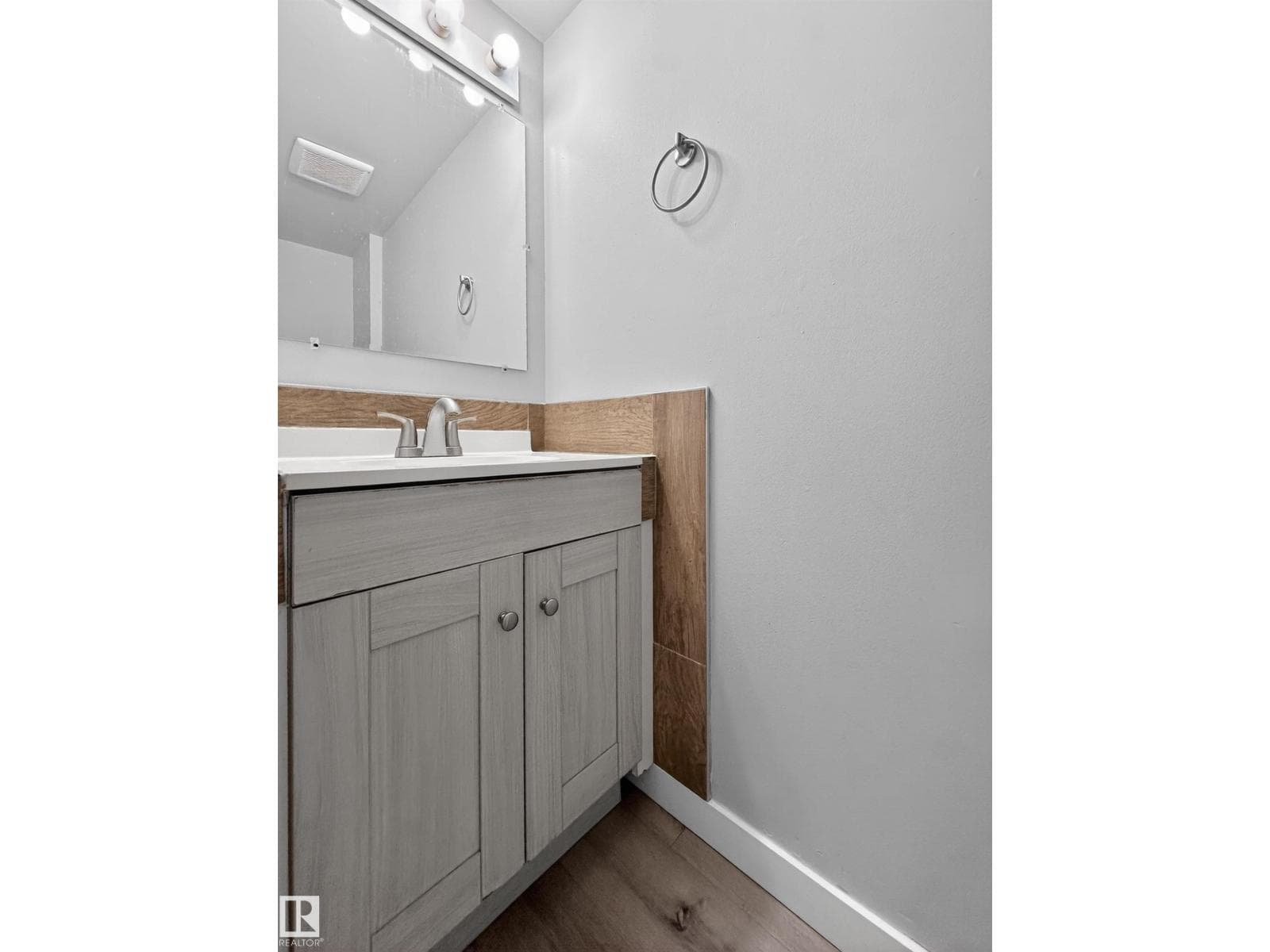 18 LAKEWOOD VG NW — photo 4