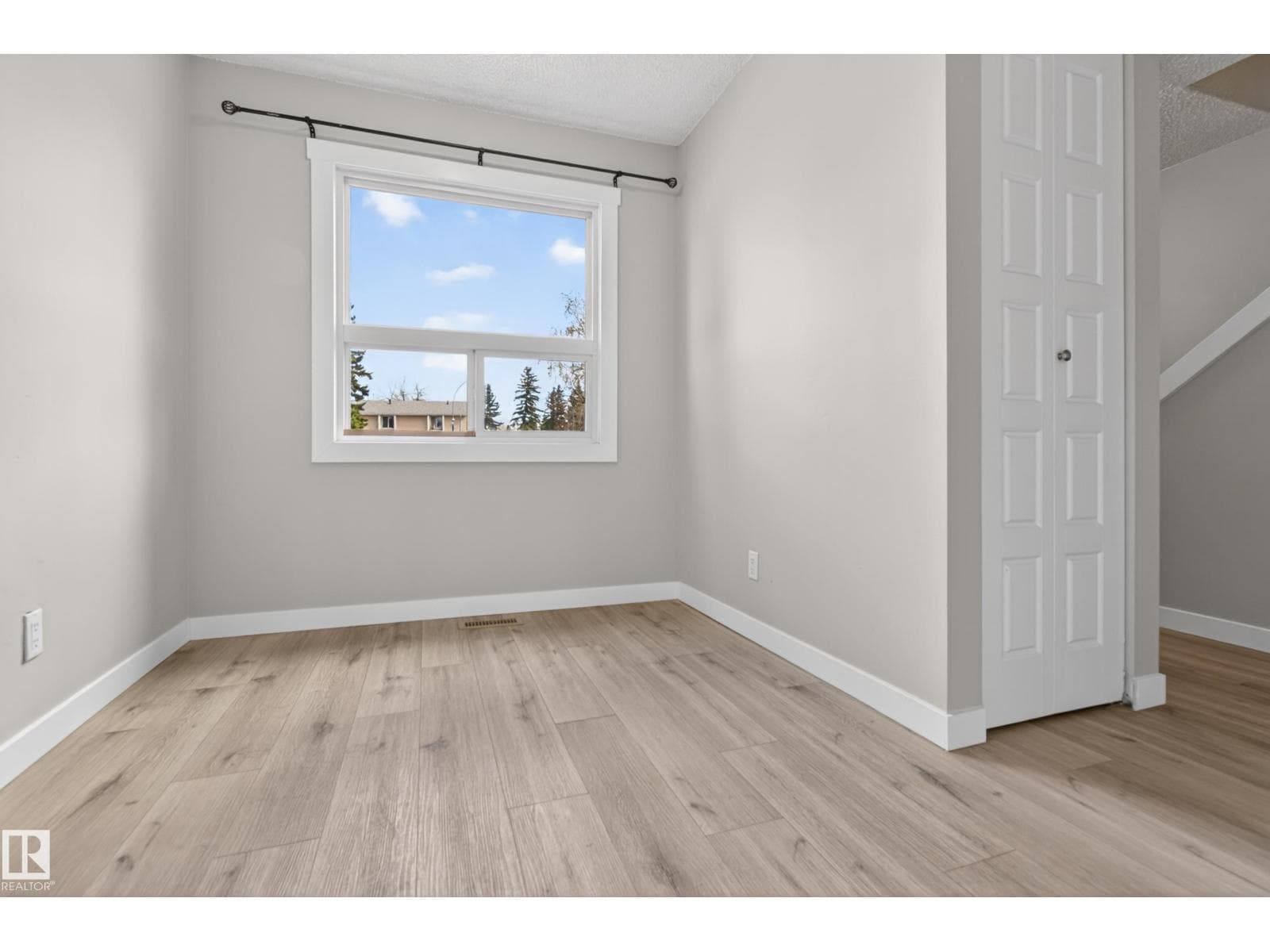 18 LAKEWOOD VG NW — photo 5