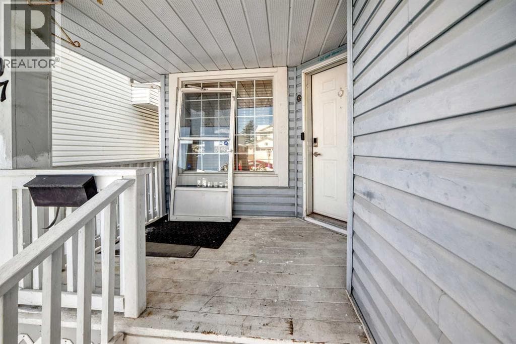 207 Eldorado Close NE — photo 3
