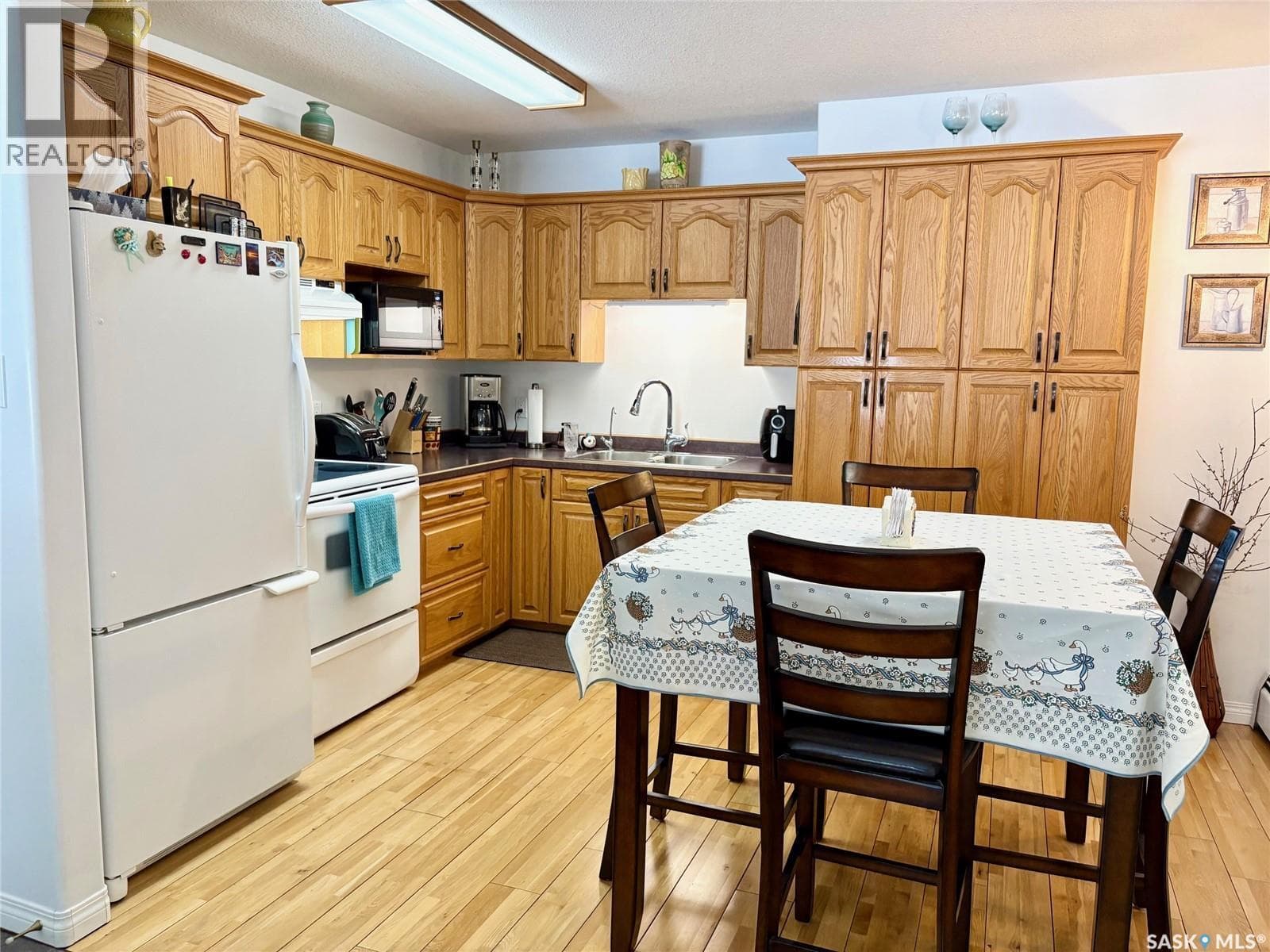 102 30 Russell DRIVE — photo 2
