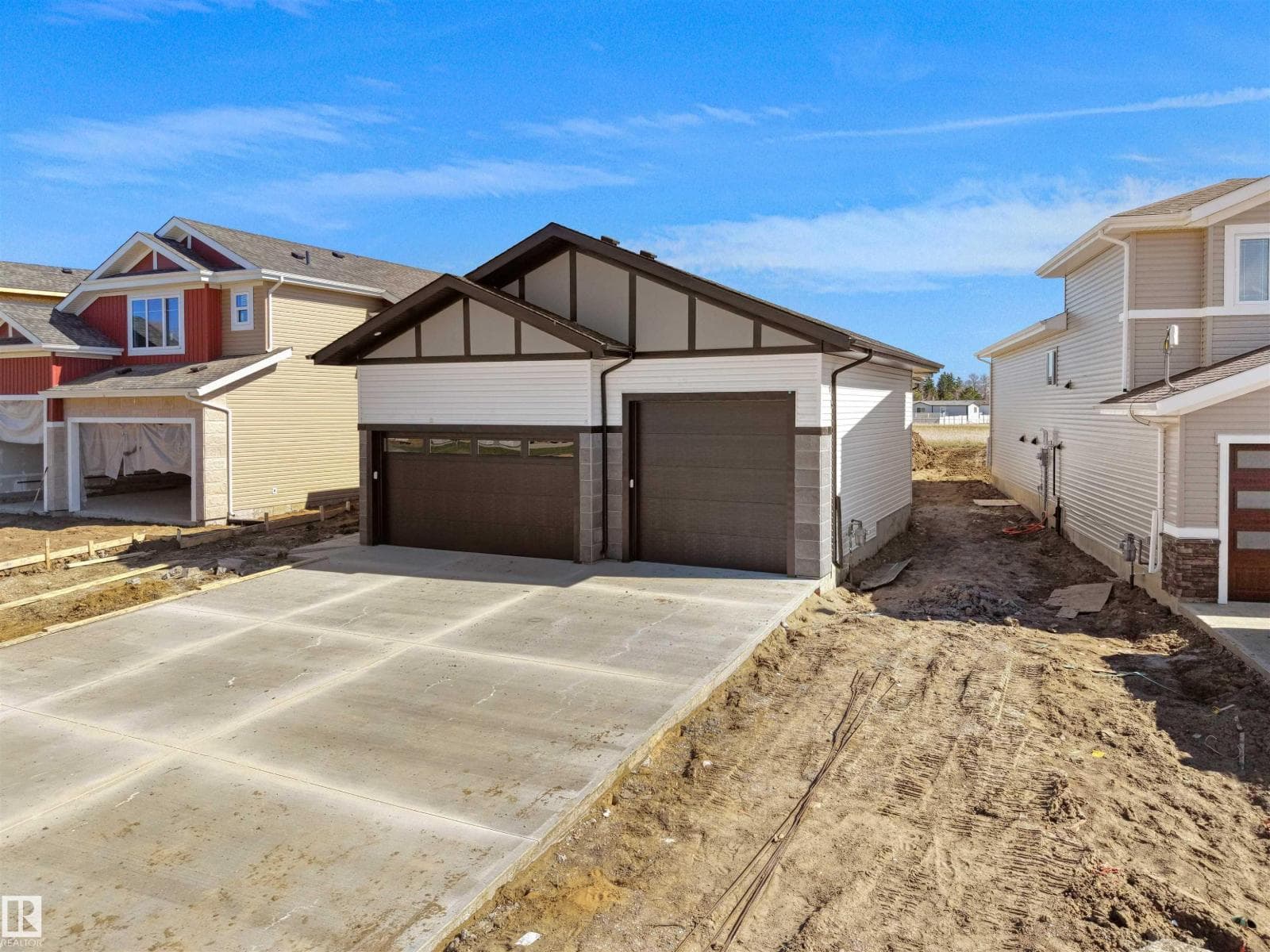 5225 47 Ave