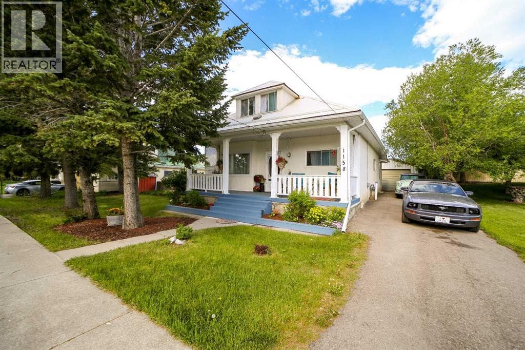 1158 Albert Avenue — photo 2