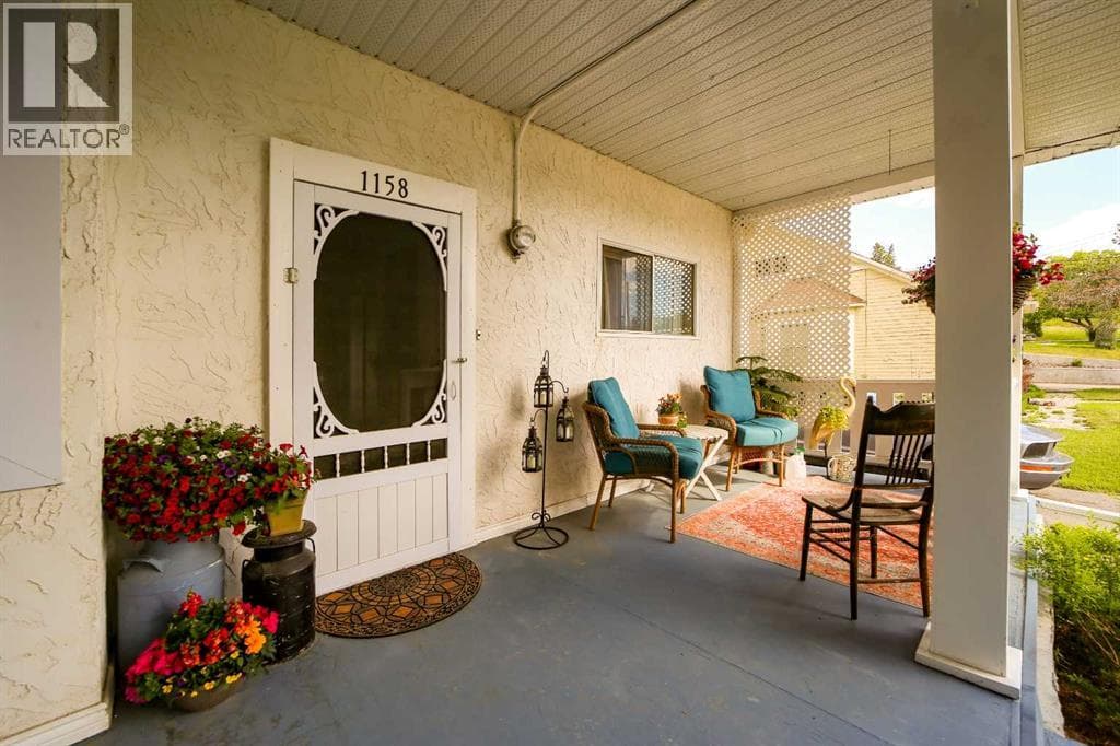 1158 Albert Avenue — photo 5